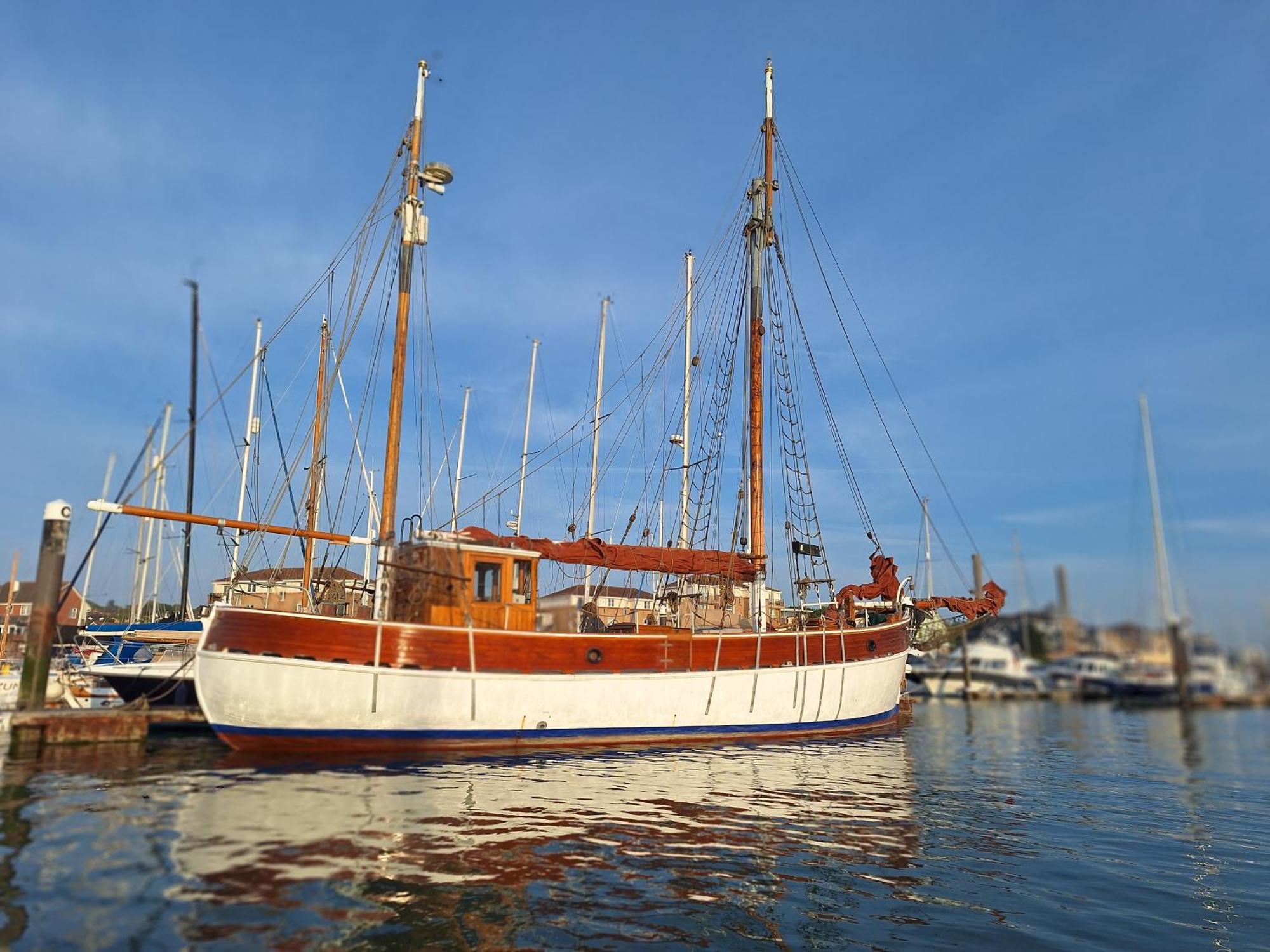 Historic Wooden Ship 'Ursula' Hotel East Cowes Kültér fotó